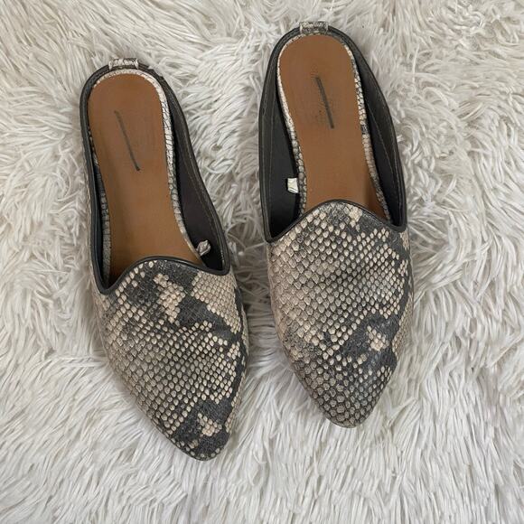 UNIVERSAL THREAD • Black + White Snakeskin Animal Print Slip On Mules - Picture 1 of 4